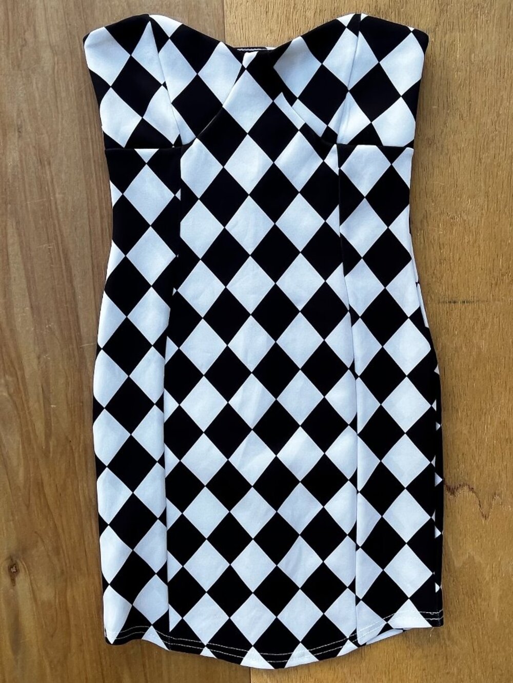 PRETTY LITTLE THING CHECKERED STRAPLESS MINI DRESS WOMEN’S sz 0 Black White